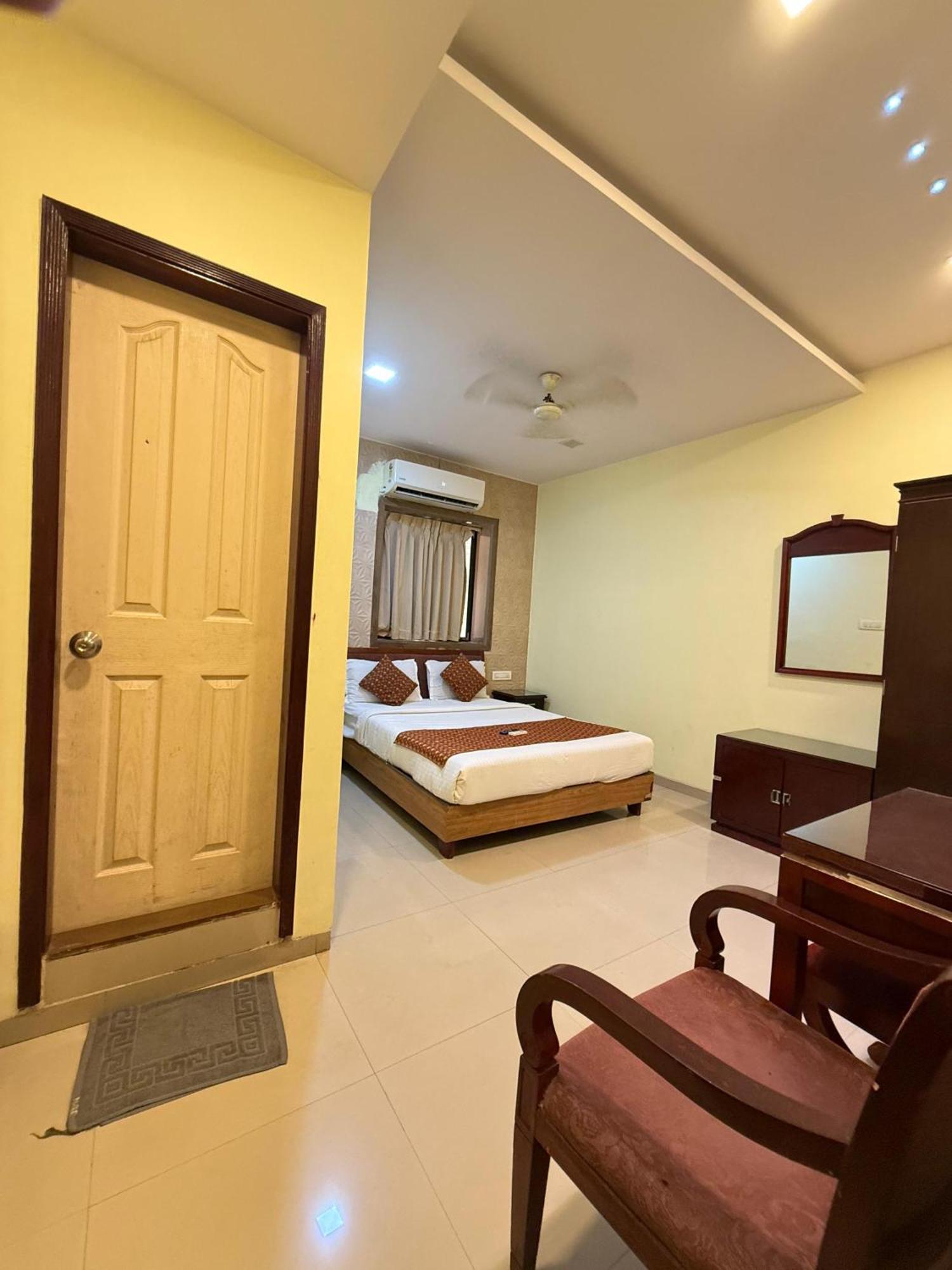 Hotel Gold Coast Bombaj Zewnętrze zdjęcie