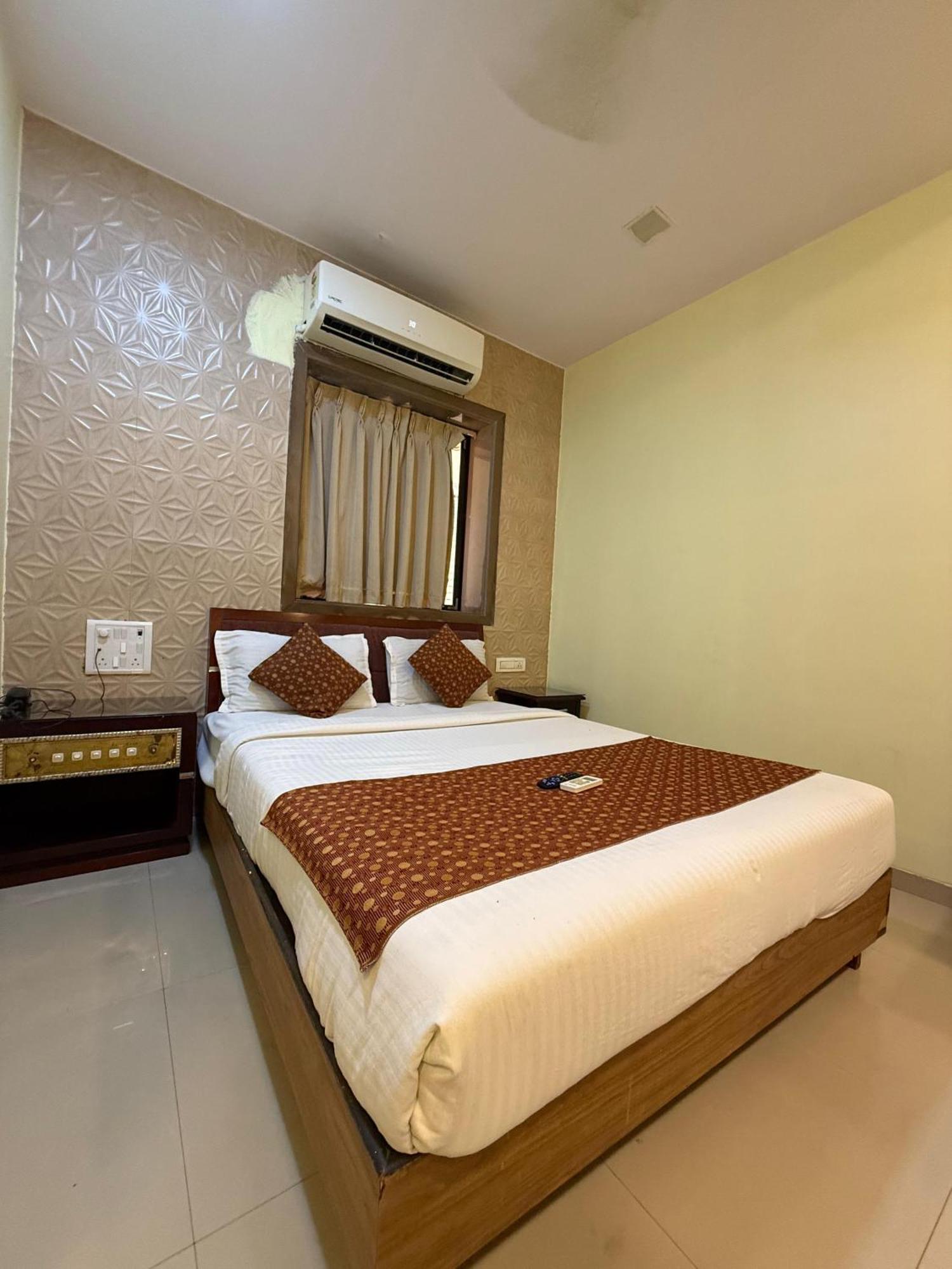 Hotel Gold Coast Bombaj Zewnętrze zdjęcie